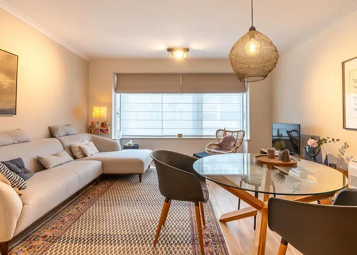 Centrally Located Apartment Close To The Beach